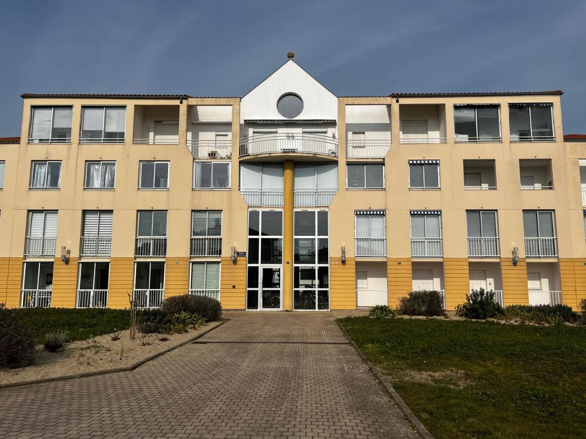 Appartement 1 Chambre, Avec Loggia Et Vue Sur Le Port Olona La Chaume Exterior photo